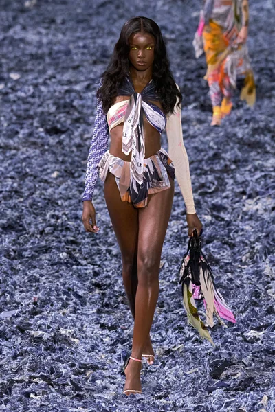 Look 64